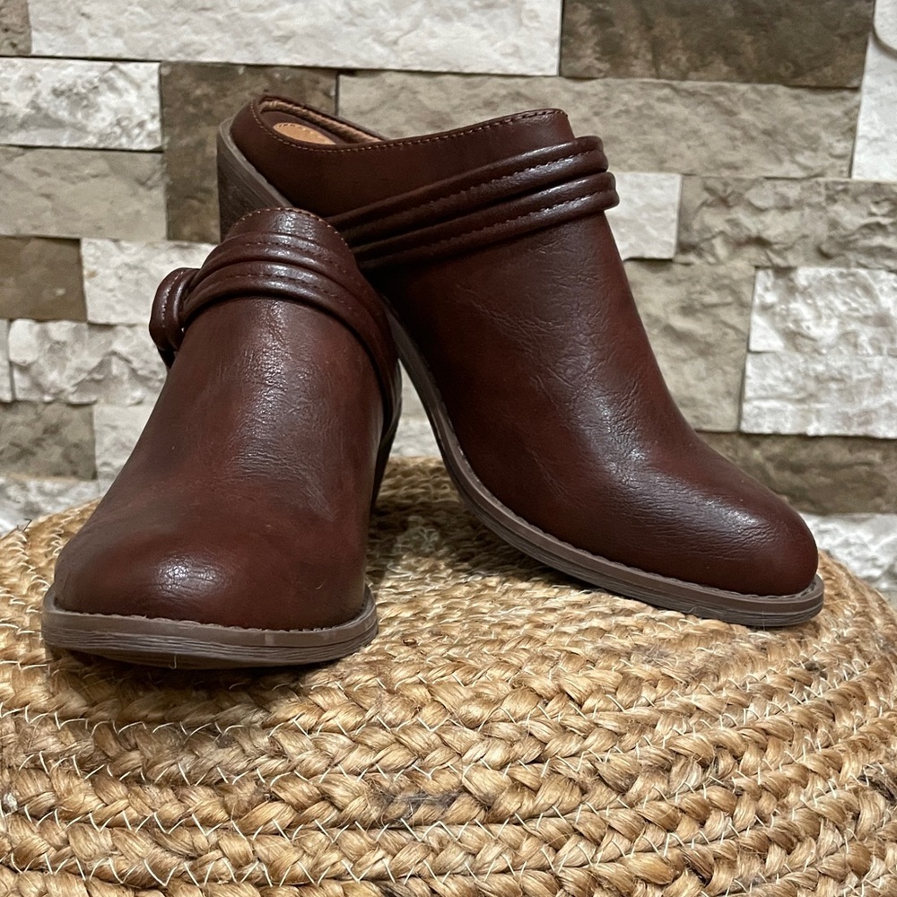 EURO SOFT By SOFFT Elegant Brown Women's Mules Sz 8 1/2M